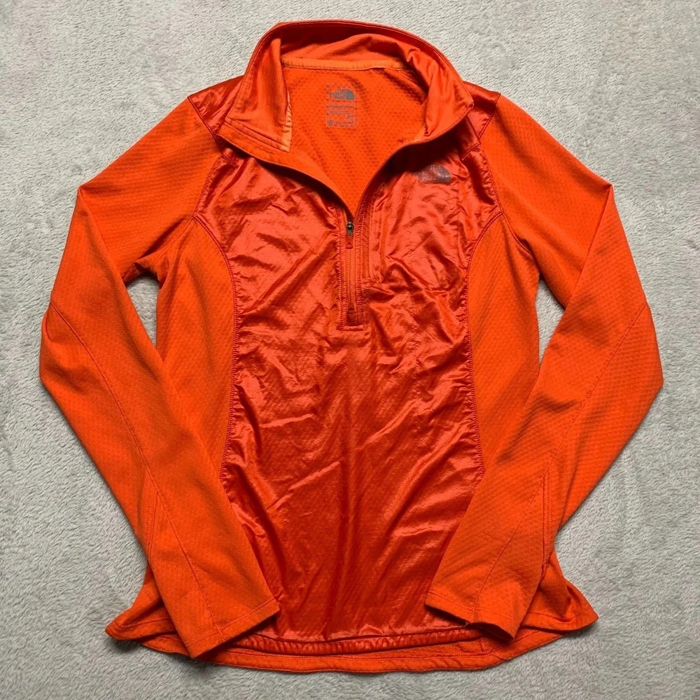 The North Face Women's S Fire Red Brave the Cold Wind 1/2‎ Zip Flashdry Pullover